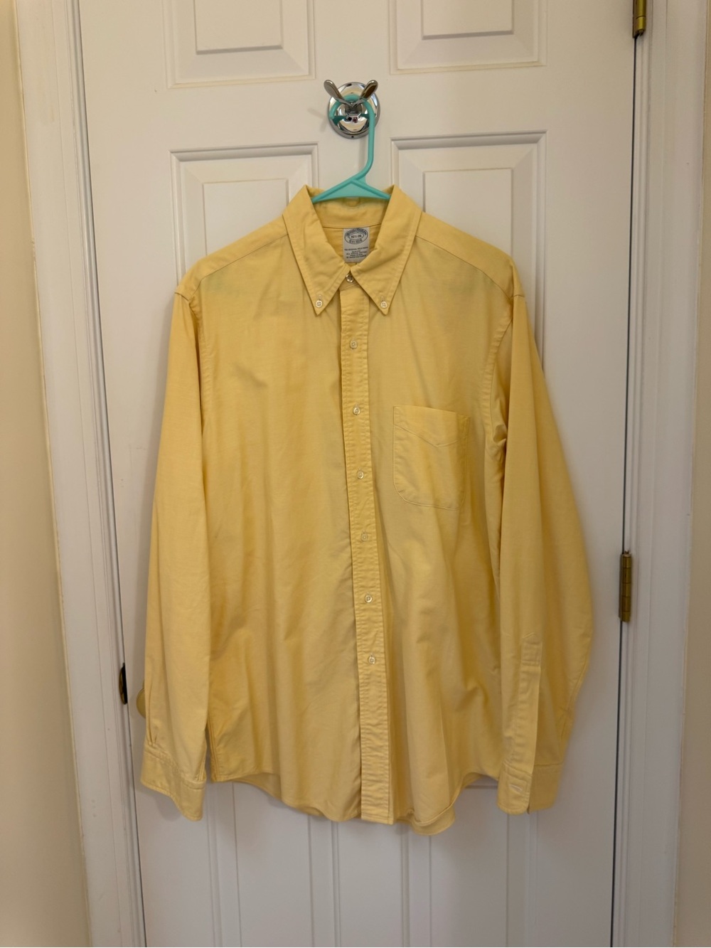 Vintage Classic Brooks Brothers Button-Down Men's Shirt - Yellow